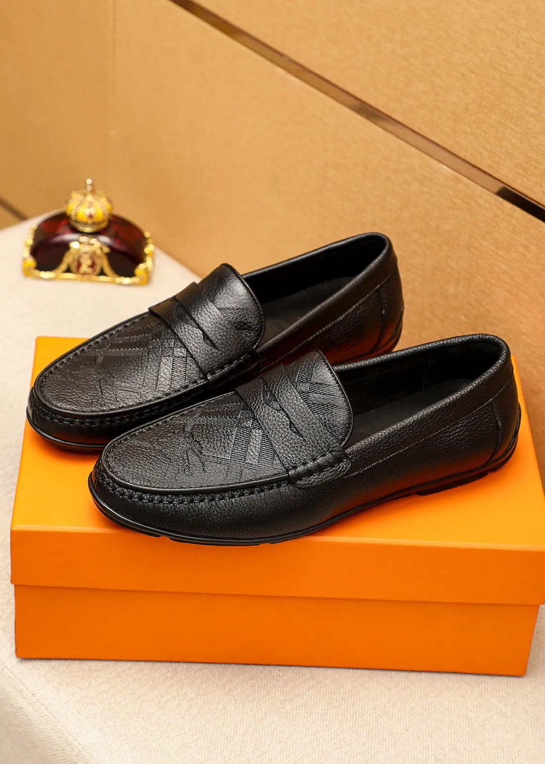 Men's shoes 💰380 💐 Product trademark: HERMES "Hermès" Doudou shoes Regular size: 38-44 (45🉑️customized) Product materials: Selected imported first-layer cowhide upper, imported pig 🐷 leather lining. Strong three-dimensional visual effect, rubber outsole Color: 1⃣️color optional